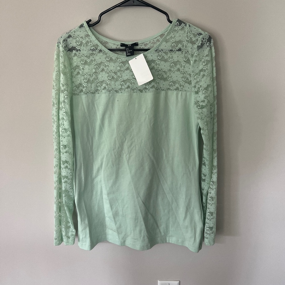 H&M lace sleeve top